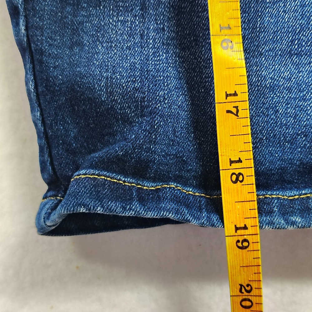 Calvin Klein jeans Sz 10 Blue Denim mid wash Bermuda shorts Inseam 8" - Picture 7 of 12